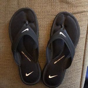 NIKE comfort footbed thong sandals size 9